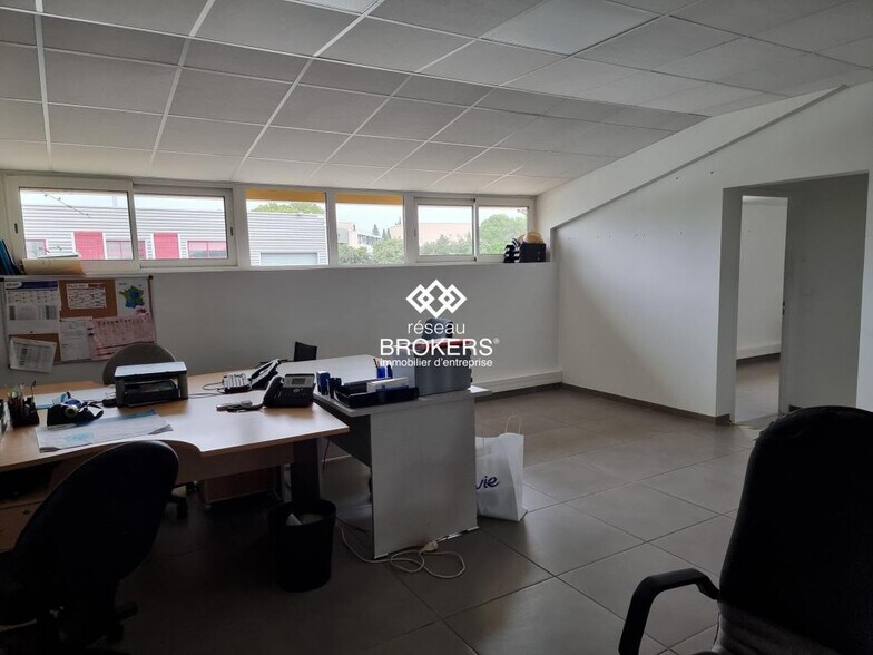 Office in Vendargues for lease - Interior Photo - Image 3 of 6