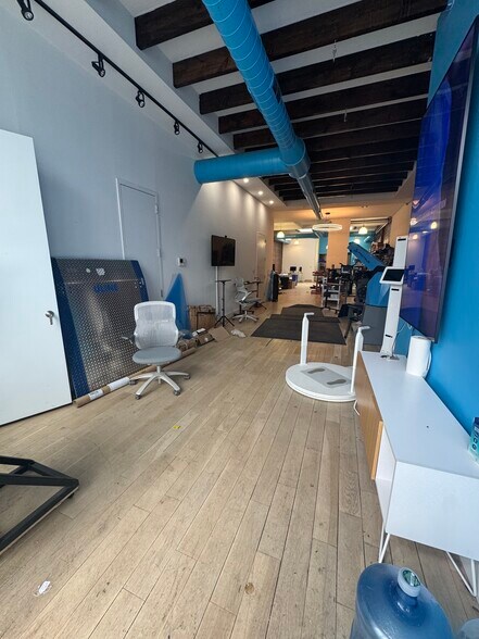 473 Grand St, Brooklyn, NY for lease - Interior Photo - Image 3 of 9