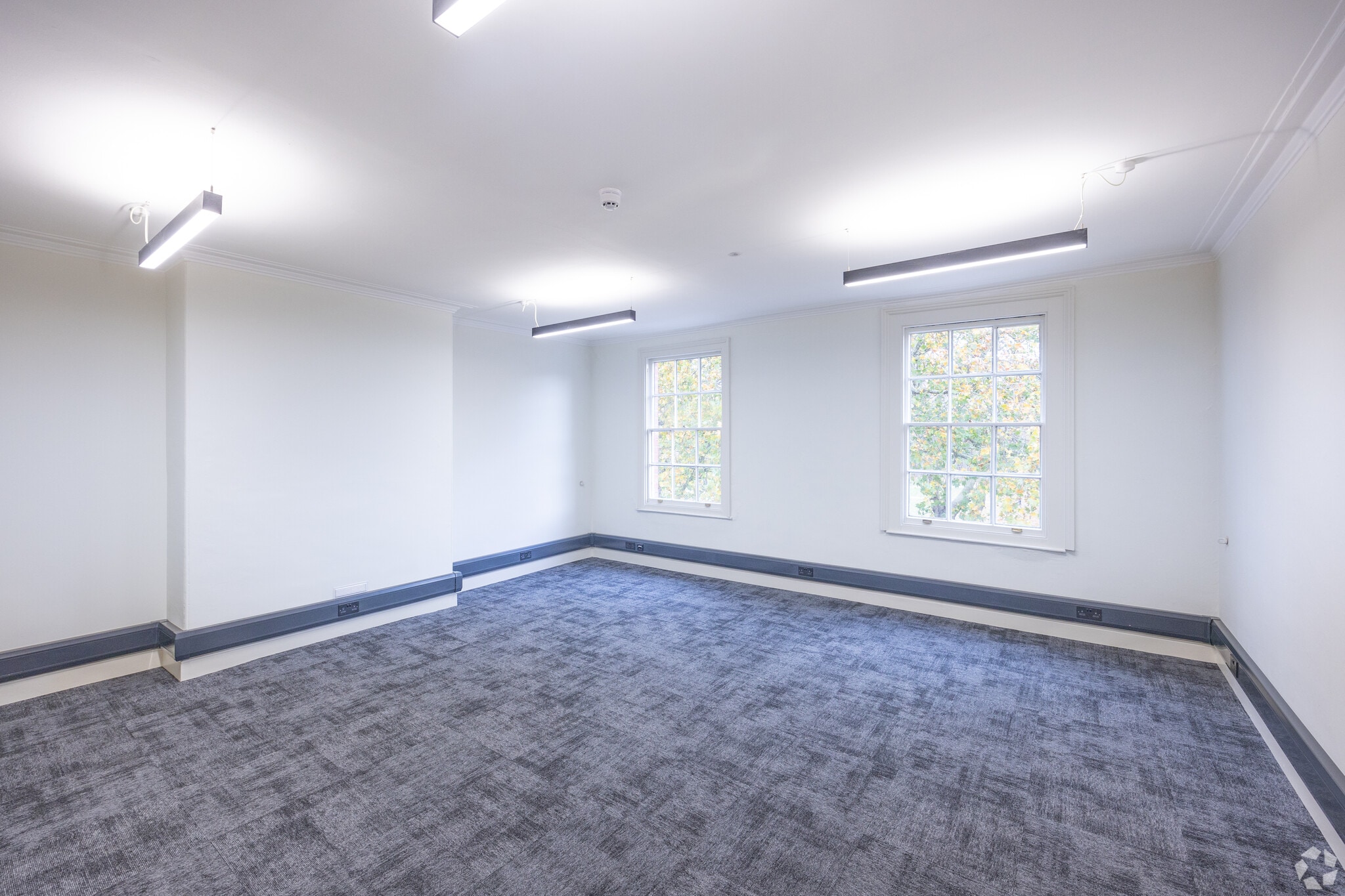 50 Queen Sq, Bristol for lease Interior Photo- Image 1 of 3