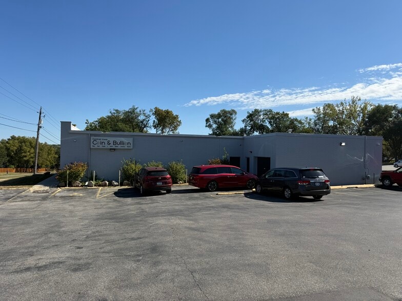 8190 Hickman Rd, Clive, IA for sale - Building Photo - Image 2 of 5