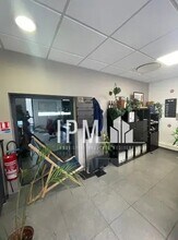 Flex in Marseille for lease Interior Photo- Image 1 of 6