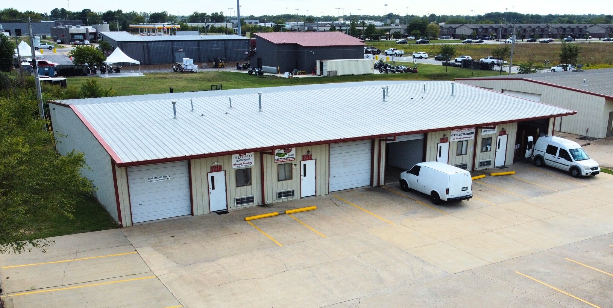 1710-1716 W Acorn Dr, Rogers, AR for lease Building Photo- Image 1 of 13