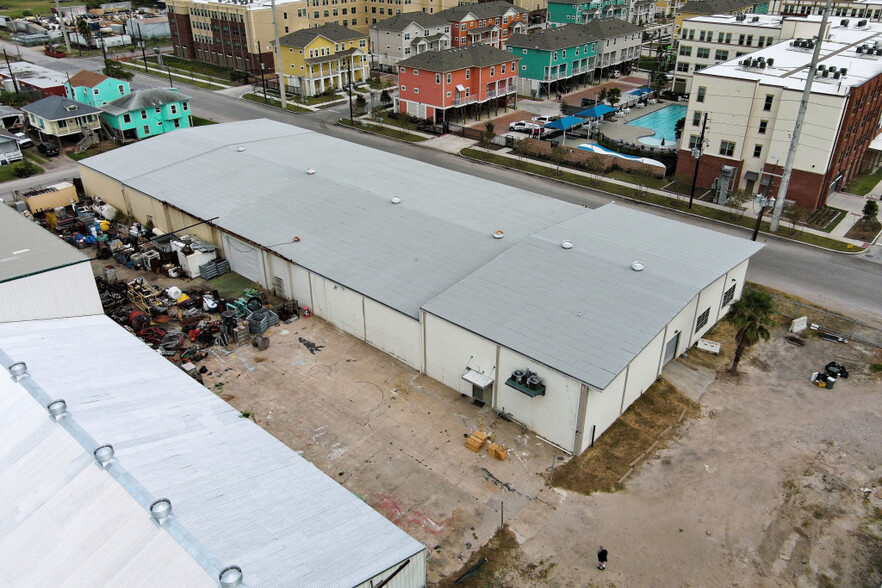 5302 Sealy St, Galveston, TX for lease - Building Photo - Image 1 of 18