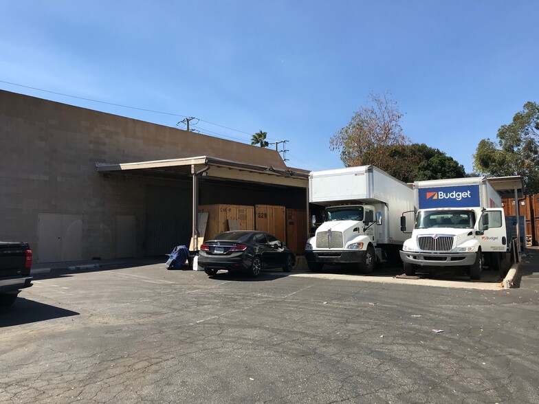 14937 San Fernando Mission Blvd, Mission Hills, CA for lease - Building Photo - Image 3 of 5