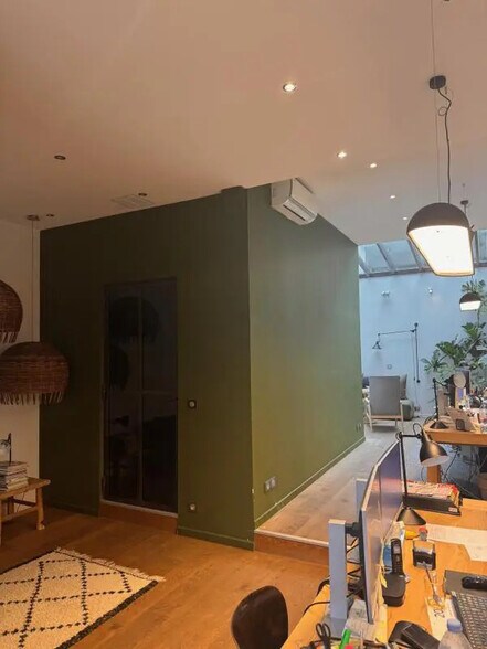 4 Place Ludovic Monnier, Champagne-au-Mont-d'Or for sale - Interior Photo - Image 3 of 7