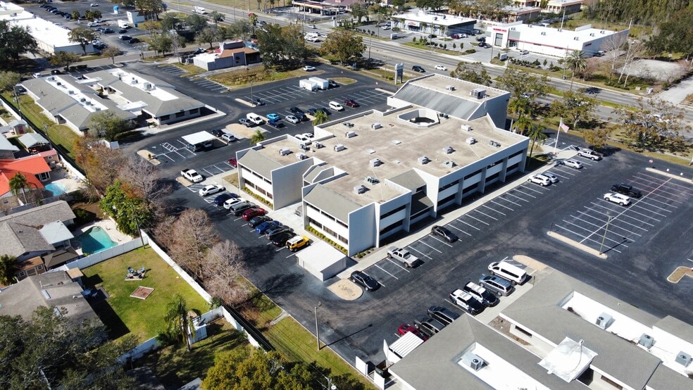 4625 East Bay Dr, Clearwater, FL for lease - Building Photo - Image 3 of 10