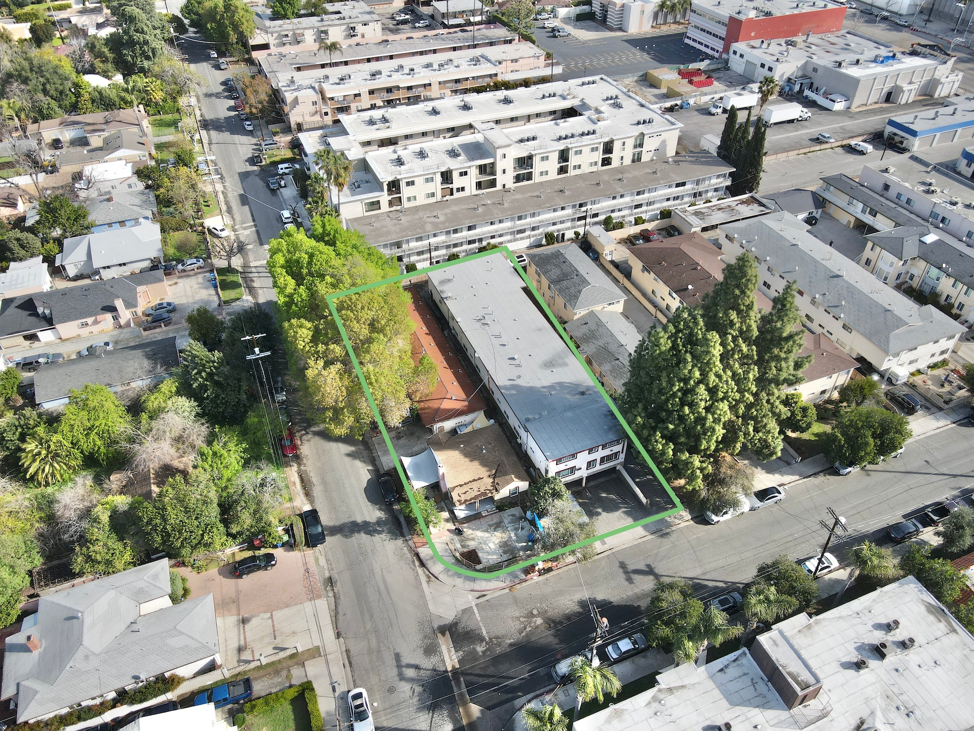 Vesper & Hartland Seventeen portfolio of 2 properties for sale on LoopNet.com Building Photo- Image 1 of 14