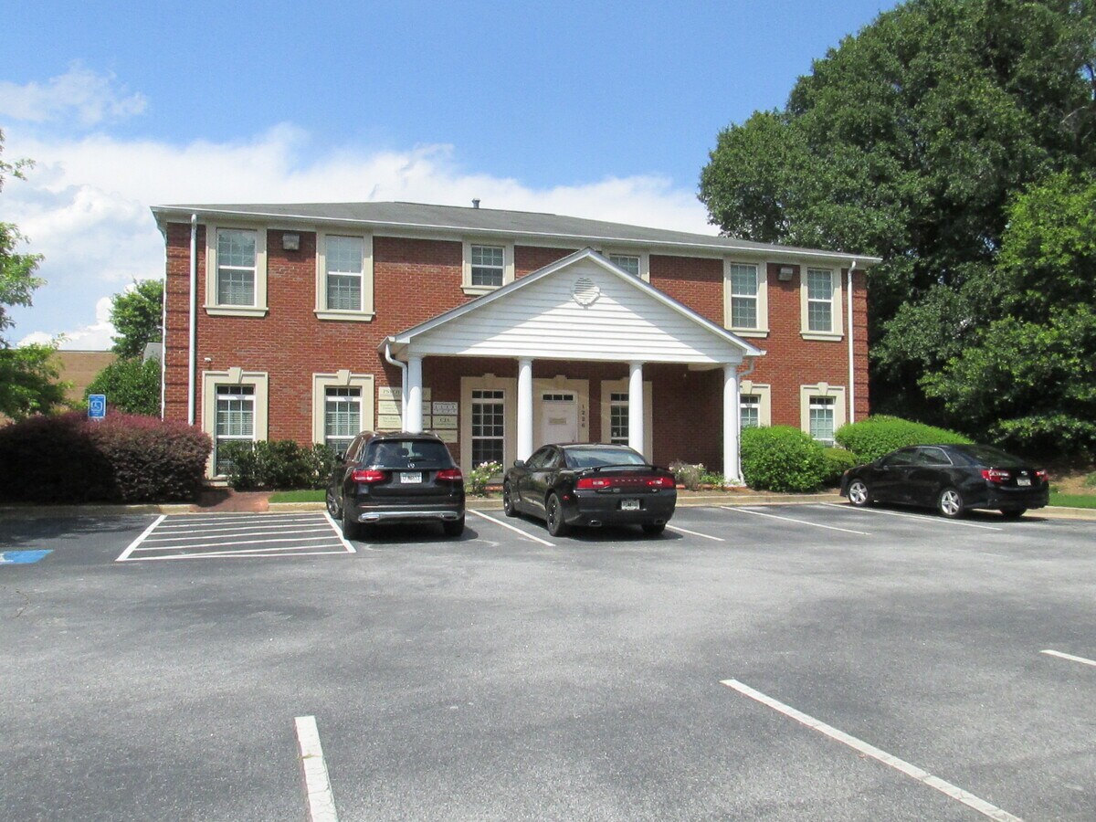 1226 Royal Dr, Conyers, GA 30094