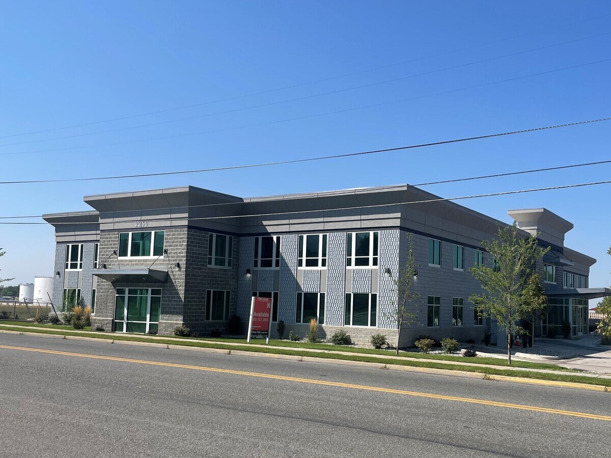 2250 S 800 W, Woods Cross, UT 84087 Woods Cross Contemporary Office