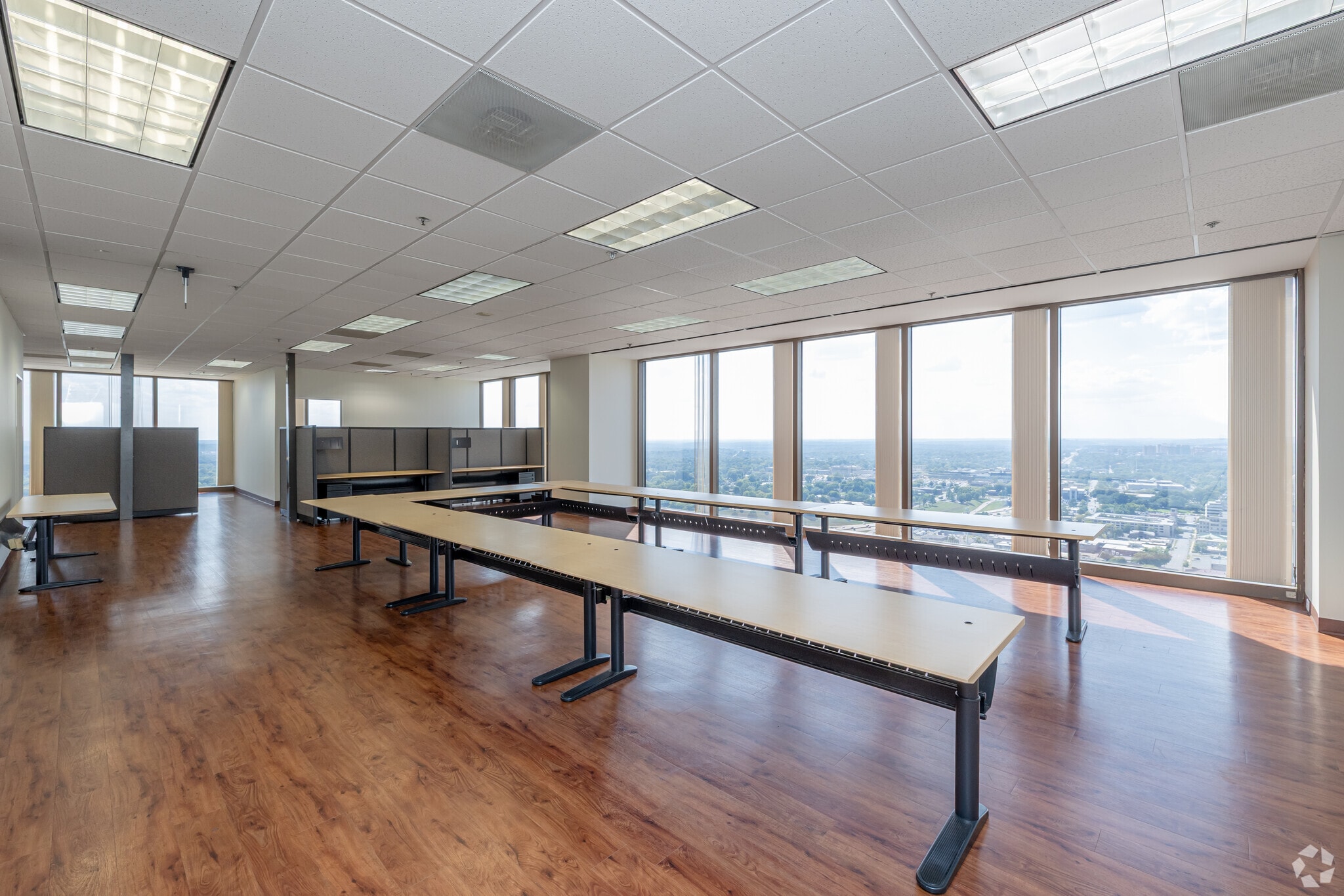 425 W Capitol Ave, Little Rock, AR for lease Interior Photo- Image 1 of 2