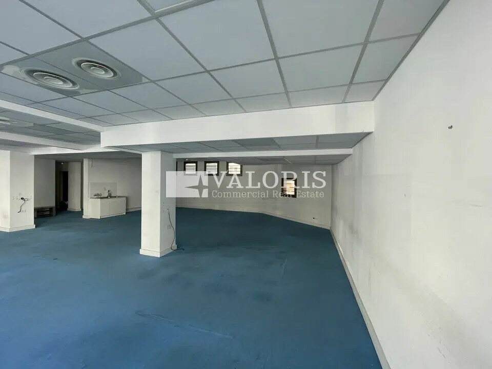 Office in Lyon for lease Building Photo- Image 1 of 4