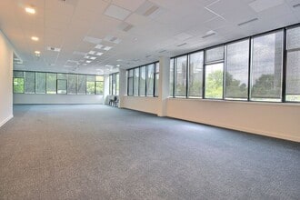 22-26 Avenue René Fonck, Paris for lease Interior Photo- Image 1 of 4