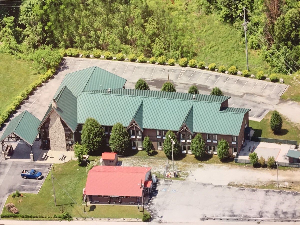 509 W Main St, Monteagle, TN 37356