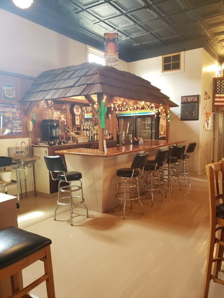 401 Main St, Lakefield, MN for sale - Building Photo - Image 1 of 1