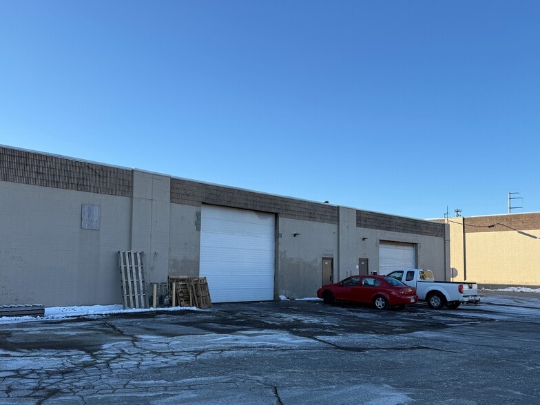 7 Andover Dr, West Hartford, CT for lease - Building Photo - Image 3 of 6