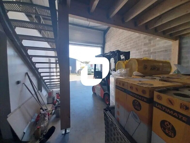 Flex in Eysines for lease - Interior Photo - Image 3 of 9