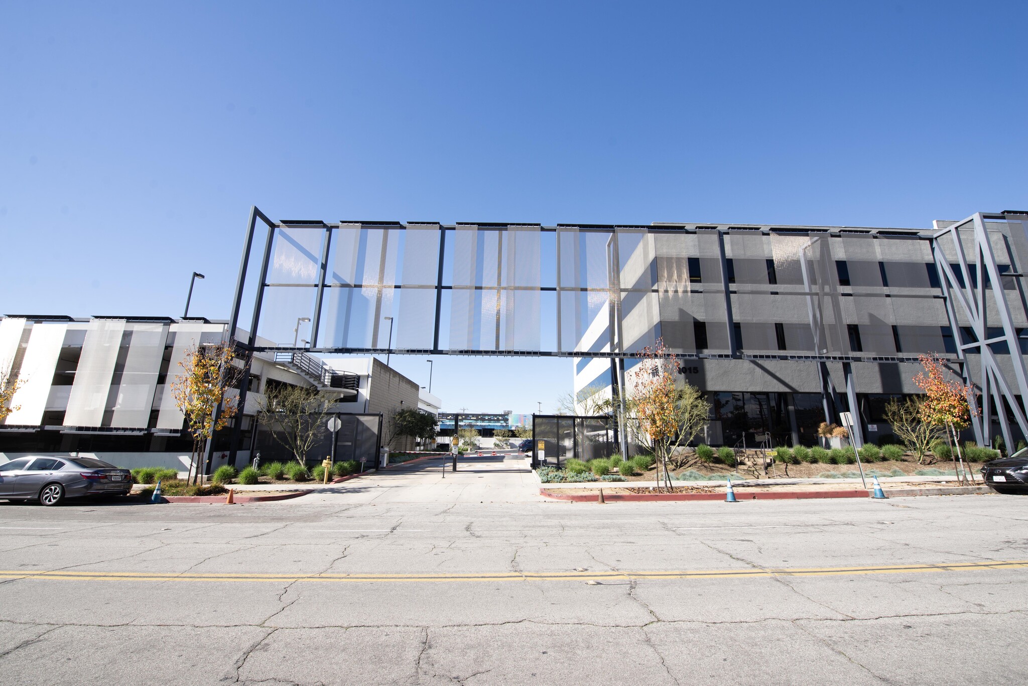 1011 Grandview Ave, Glendale, CA for lease Building Photo- Image 1 of 13