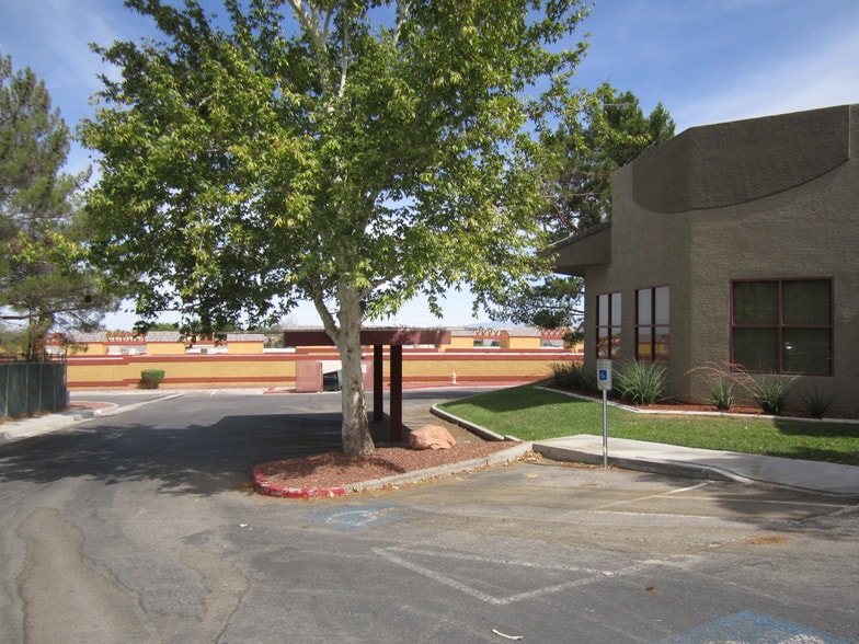 2760 Lake Sahara Dr, Las Vegas, NV for lease - Building Photo - Image 3 of 31