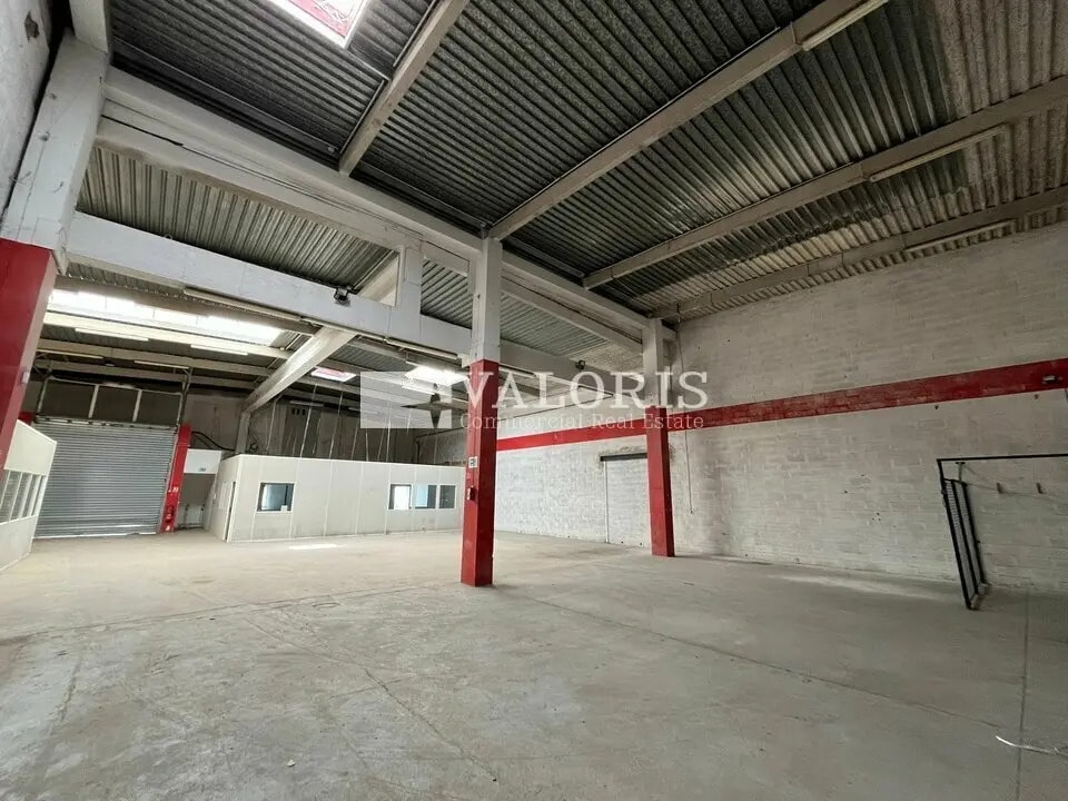 Office in Vitrolles for lease Interior Photo- Image 1 of 11