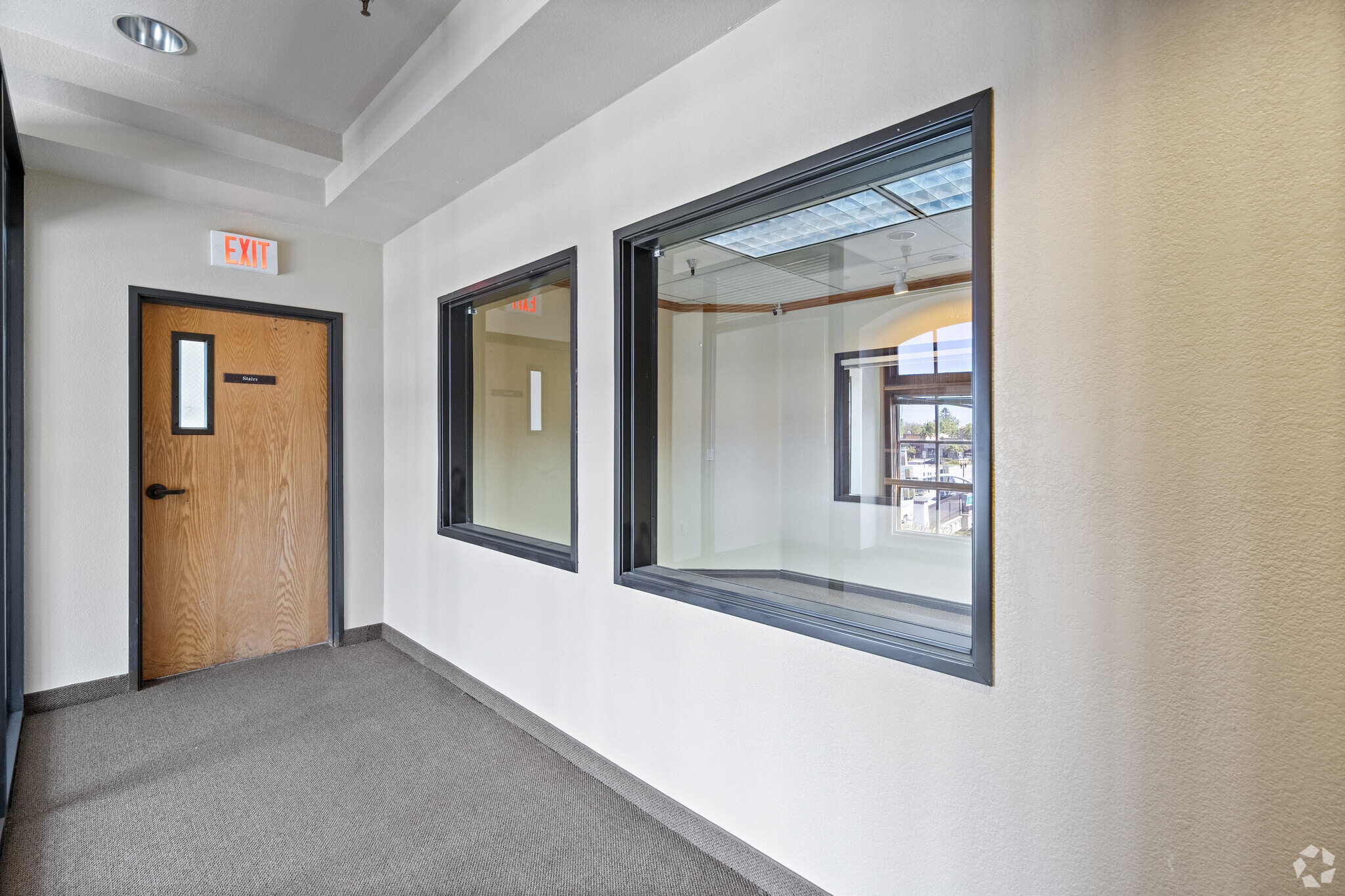 2301 E Daily Dr, Camarillo, CA for lease Interior Photo- Image 1 of 6