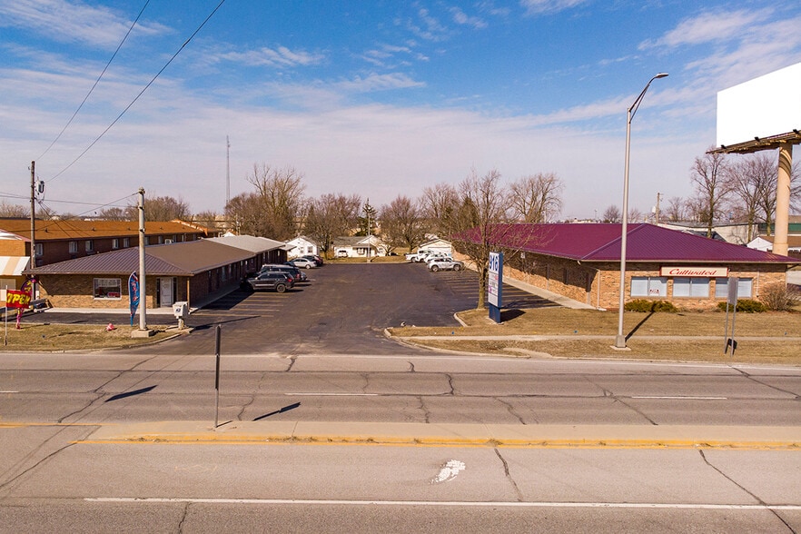 916 W Coliseum Blvd, Fort Wayne, IN for lease - Building Photo - Image 3 of 5
