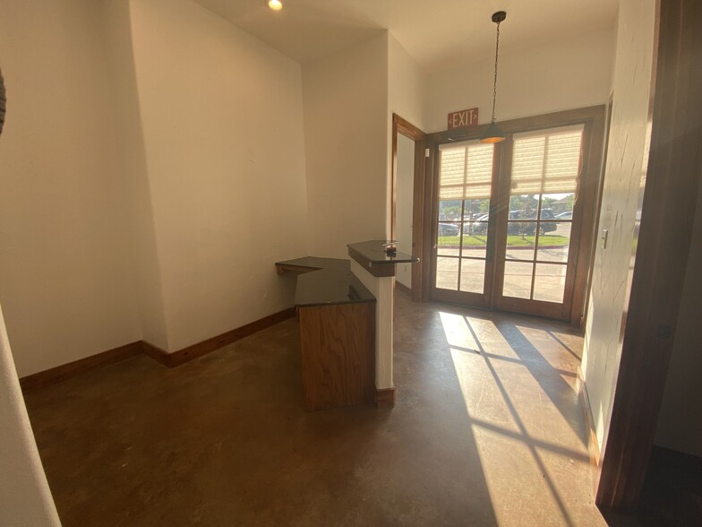 144 Old Town Blvd N, Argyle, TX for lease - Interior Photo - Image 3 of 9