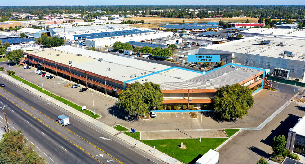 4450 N Brawley Ave, Fresno, CA for lease - Building Photo - Image 1 of 5