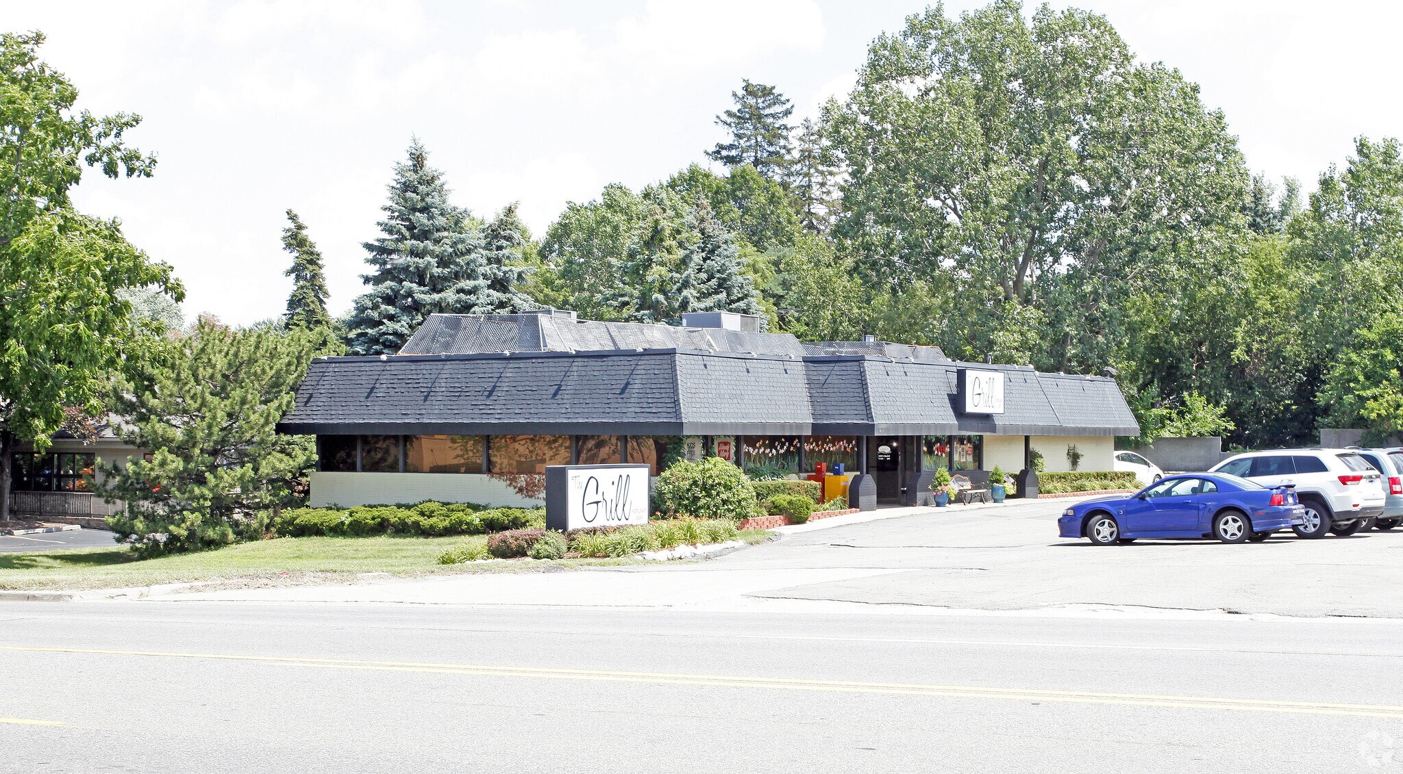 2235 Orchard Lake Rd, Sylvan Lake, MI for sale Primary Photo- Image 1 of 1