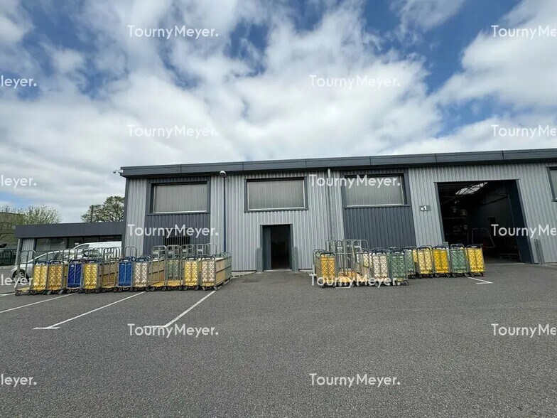 Office in Toulouse for lease - Building Photo - Image 1 of 12