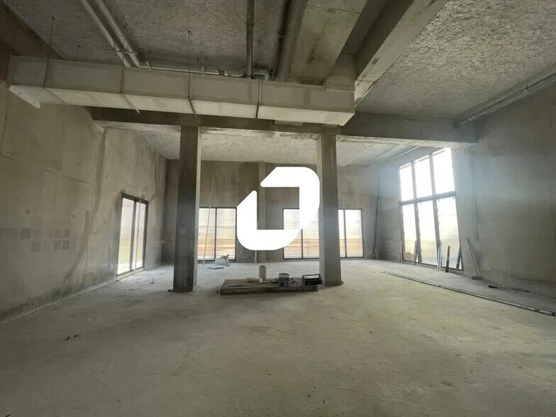 Retail in Bordeaux for sale - Interior Photo - Image 1 of 12