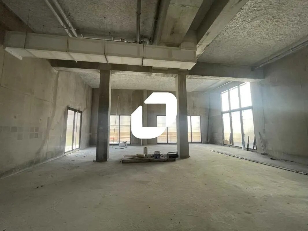 Retail in Bordeaux for sale Interior Photo- Image 1 of 13