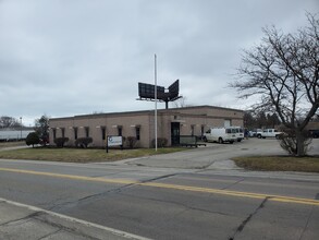 2415 Pittsburgh Ave, Erie, PA for lease Building Photo- Image 2 of 4