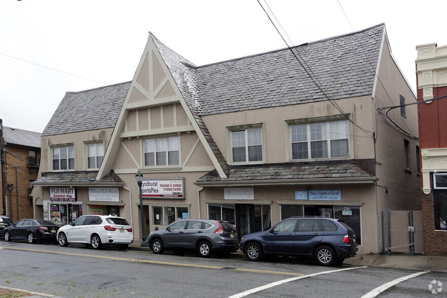 218226 Stuyvesant Ave, Lyndhurst, NJ 07071