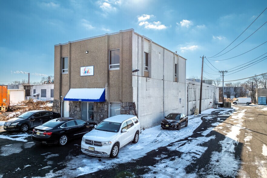 325 Cantor Ave, Linden, NJ for sale - Primary Photo - Image 1 of 1