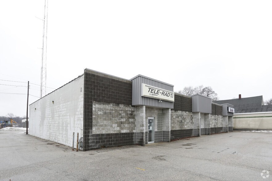 1387 Laketon Ave, Muskegon, MI for lease - Primary Photo - Image 1 of 4