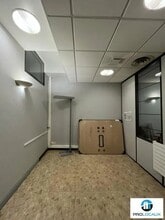 Office/Retail in Compiègne for lease Interior Photo- Image 1 of 4