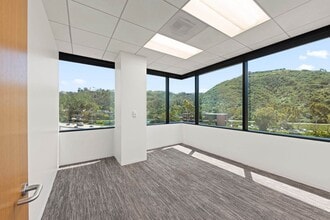 3131 Camino del Rio N, San Diego, CA for lease Interior Photo- Image 2 of 11