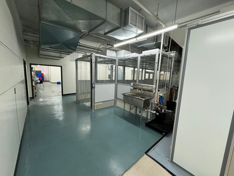 2500 Jane St, Pittsburgh, PA for sale - Interior Photo - Image 3 of 13