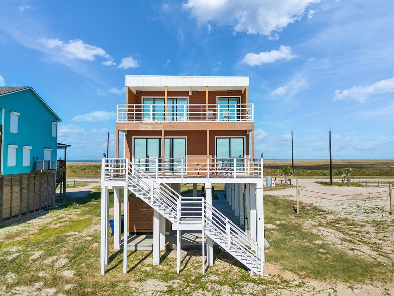 10602 Blue Water Hwy, Freeport, TX for sale - Building Photo - Image 2 of 38