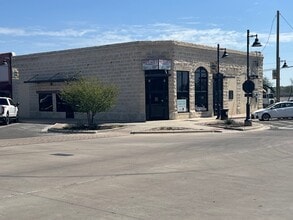 202 North Gray, Killeen, TX for lease Interior Photo- Image 2 of 4