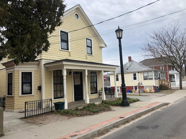 74 Maple Ave, Barrington, RI for sale - Primary Photo - Image 1 of 1