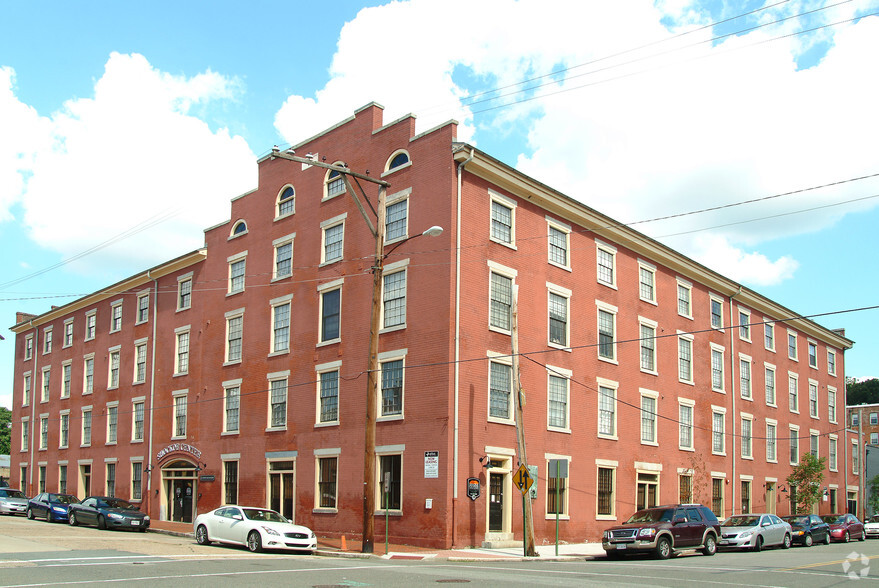 1900 E Franklin St, Richmond, VA for lease - Building Photo - Image 1 of 19