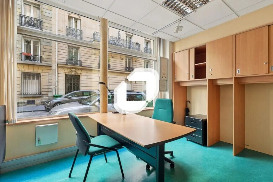 Office in Paris for sale - Interior Photo - Image 1 of 13