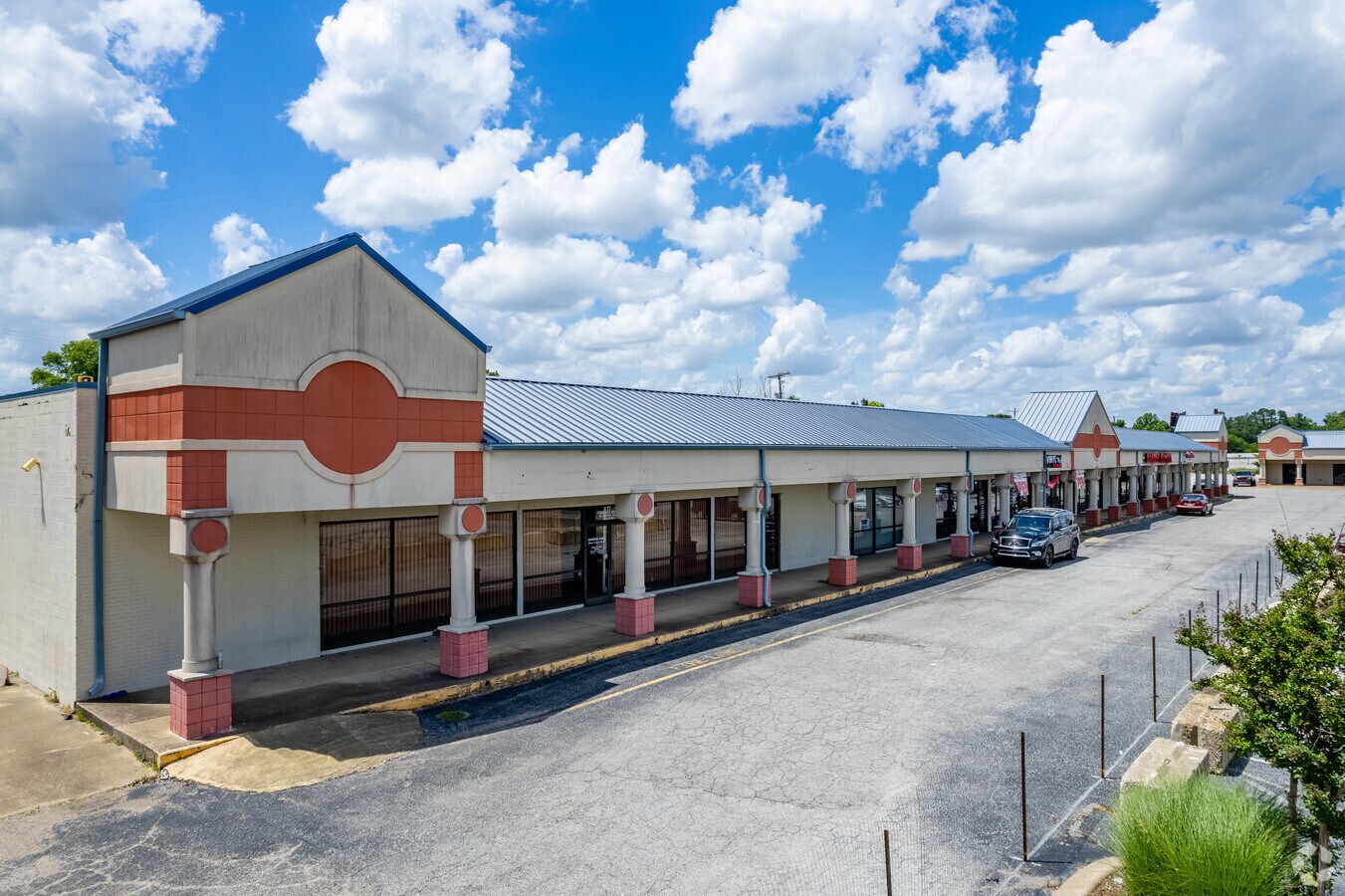 5377 Carriage House Dr, Jackson, TN 38305