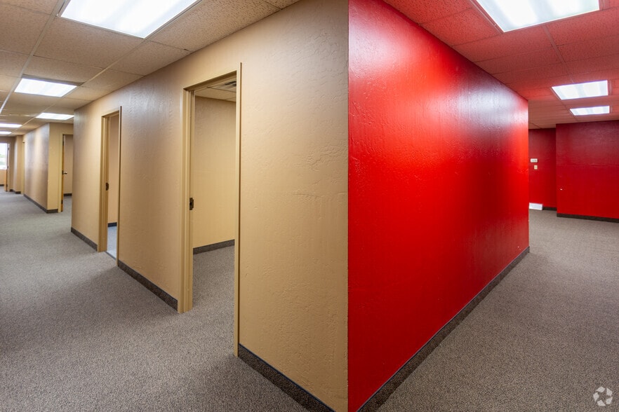 4200 Perimeter Center Dr, Oklahoma City, OK for sale - Interior Photo - Image 3 of 14