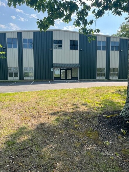 431 Route 108, Somersworth, NH for lease - Building Photo - Image 1 of 11