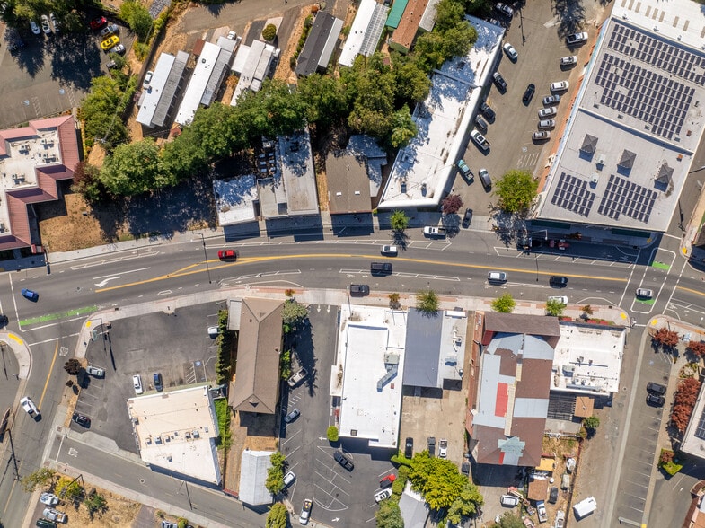 242 S Main St, Willits, CA for sale - Aerial - Image 3 of 19