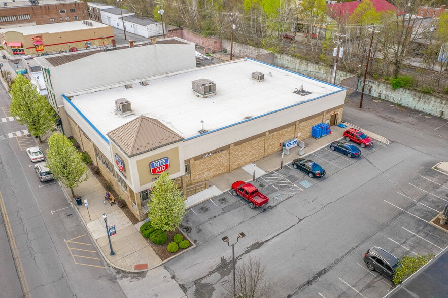 15 W Centre St, Mahanoy City, PA for lease - Building Photo - Image 3 of 4