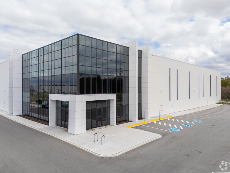 540 Hanlon Creek Blvd, Guelph, ON for lease - Building Photo - Image 2 of 6