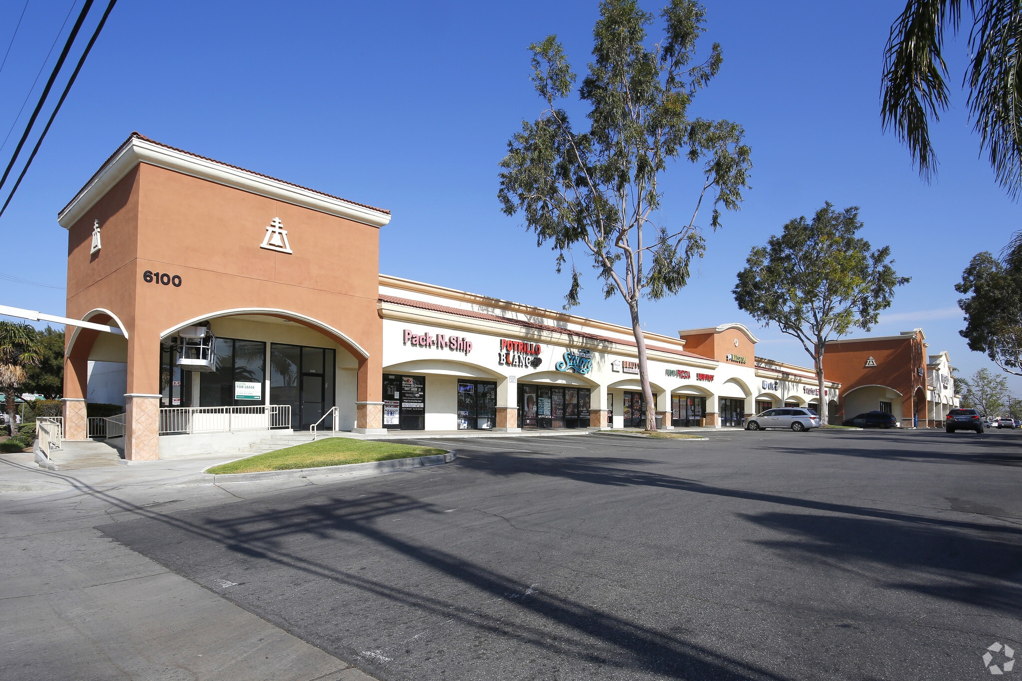 61506350 Van Buren Blvd, Riverside, CA 92503 Arlington Plaza